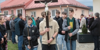 Fotografia: Piatok Utrpenia Pána - Krížová cesta obcou /18.04.2025/