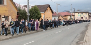 Fotografia: Piatok Utrpenia Pána - Krížová cesta obcou /18.04.2025/