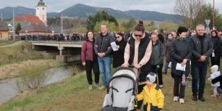 Fotografia: Piatok Utrpenia Pána - Krížová cesta obcou /18.04.2025/