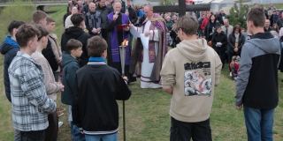 Fotografia: Piatok Utrpenia Pána - Krížová cesta obcou /18.04.2025/