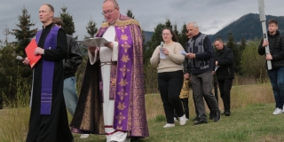 Fotografia: Piatok Utrpenia Pána - Krížová cesta obcou /18.04.2025/