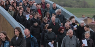Fotografia: Piatok Utrpenia Pána - Krížová cesta obcou /18.04.2025/