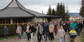 Fotografia: Piatok Utrpenia Pána - Krížová cesta obcou /18.04.2025/