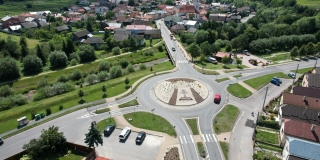 Fotografia: Pohľad - kruhová križovatka - august 2025