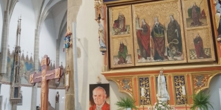 Fotografia: Členovia Ružencového bratstva putovali do Baziliky sv. Kríža v Kežmarku 07.10.2025