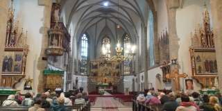 Fotografia: Členovia Ružencového bratstva putovali do Baziliky sv. Kríža v Kežmarku 07.10.2025