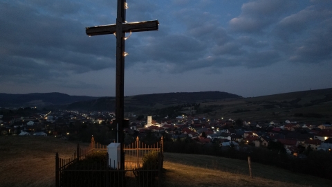 Fotografia: Osvetlenie kríža na Hombarku - Veľkonočné sviatky 2026