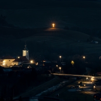 osvetlenie-kriza-na-hombarku-velkonocne-sviatky-2026